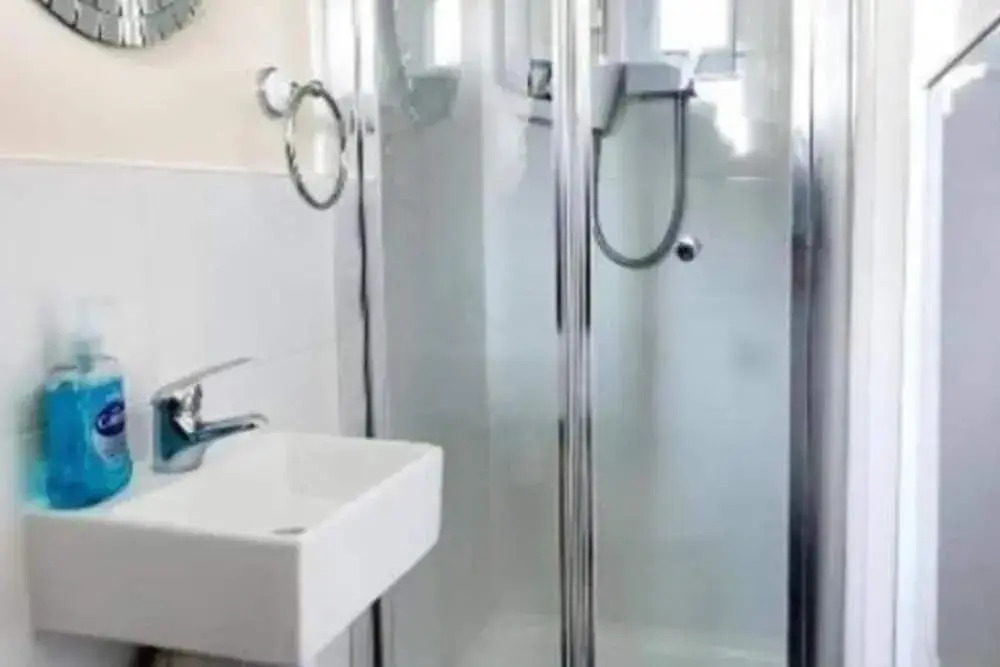 2bdr- sea Breeze - Family Friendly- Parking-int