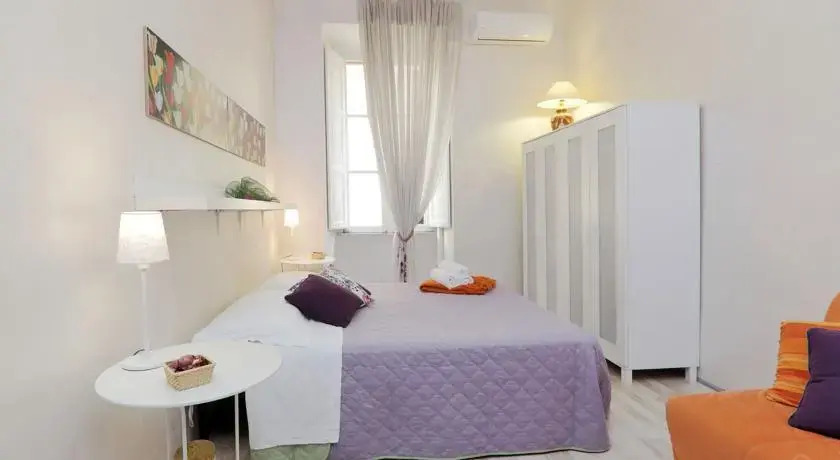 Il Tulipano Colosseo apartment Rome
