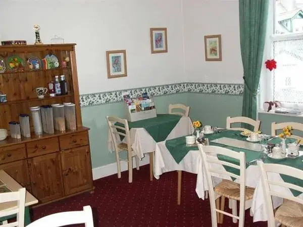 Dolly Waggon Guest House