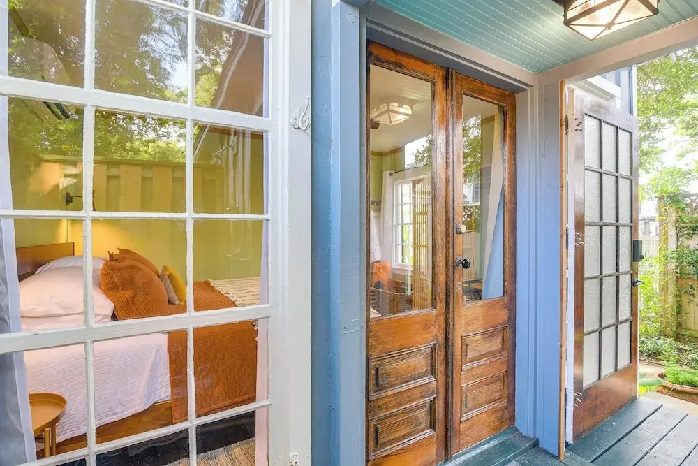 Private Spa & Seawall: Dog-friendly Galveston Gem
