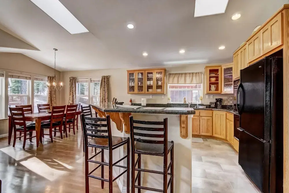 1144gb The Golden Bear 3 Bedroom Home by RedAwning