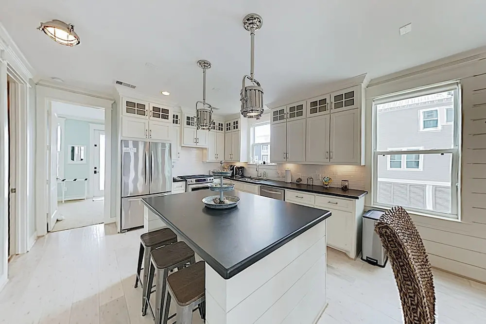 New Listing! The Water House: New Near Beach 3 Bedroom Home