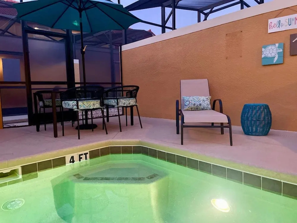 Amazing 4bdr House w Pool - PP