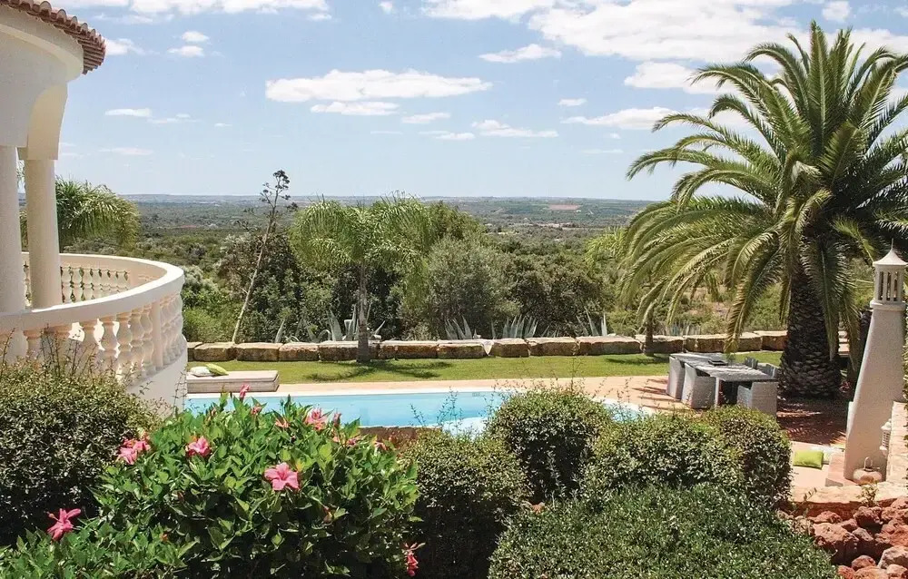 Stunning Home in Silves With Wifi and 4 Bedrooms