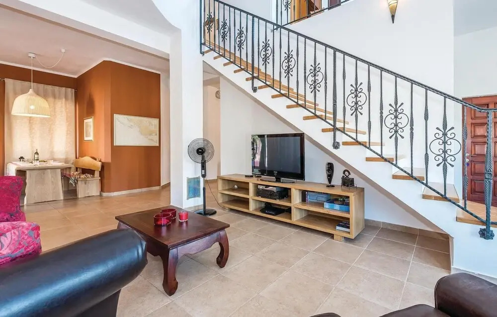 Stunning Home in Sibenik With Wifi and 5 Bedrooms
