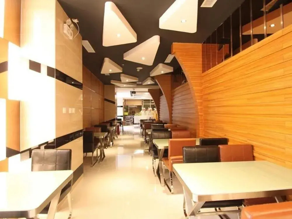 Urumqi City Langcheng Hotel