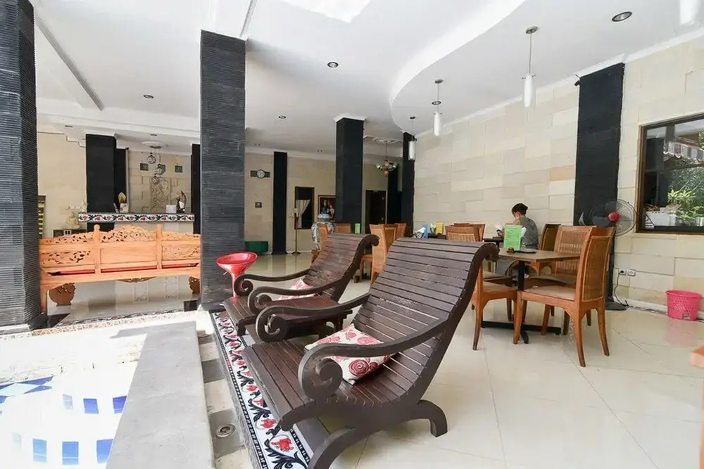 RedDoorz Plus Near Benoa Square Bali