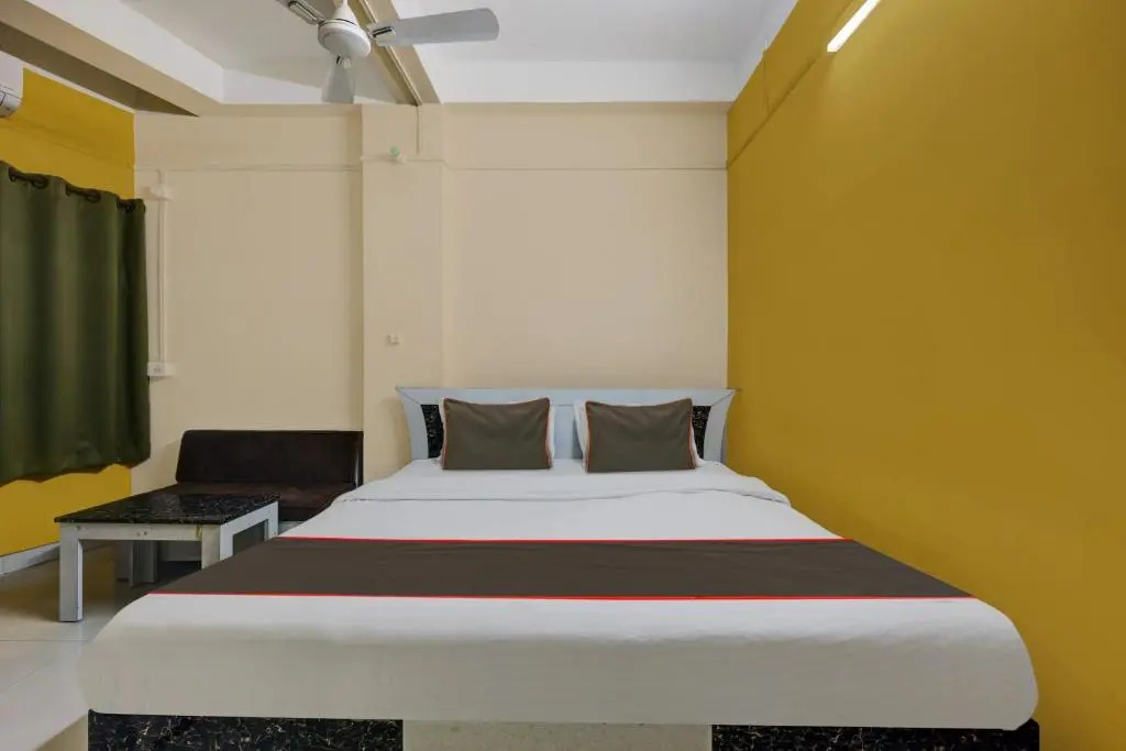Sawkmie Hotel