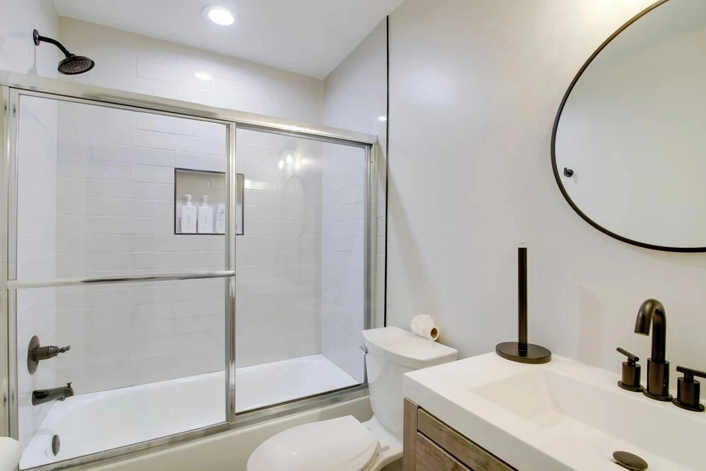 Walk to Fedex Forum! Luxe Townhome w/ Rooftop Deck