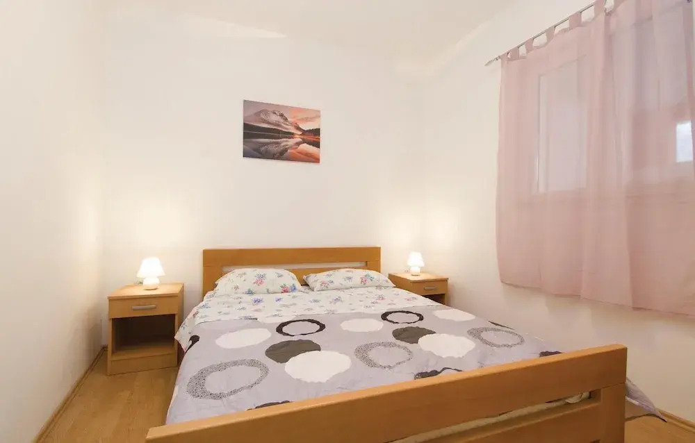 Nice Home in Zavalatica With Wifi and 2 Bedrooms