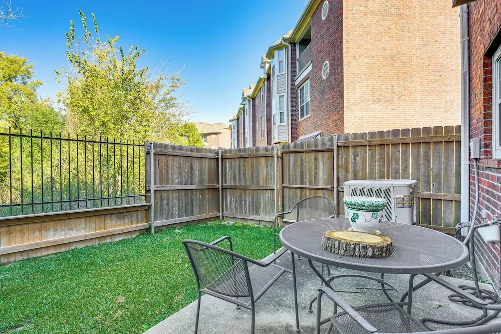 2 Mi to Texas A&m: Unit w/ Pool & Hot Tub Access
