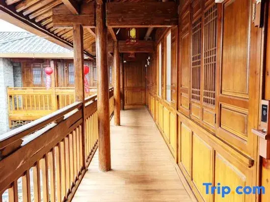 Ban Yin·Silkworm Mulberry Bureau Homestay (Jianchuan Ancient Town Branch)