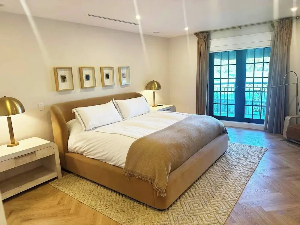 New 5 Bedroom Modern Villa on Golf Course