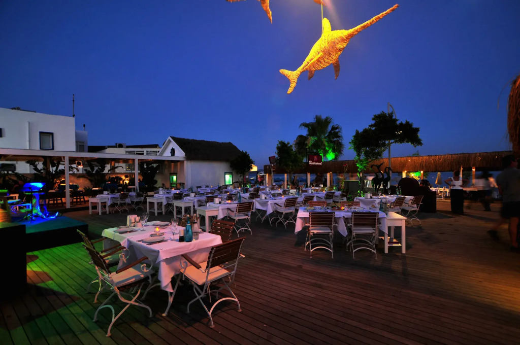 Kefi Beach & Suites