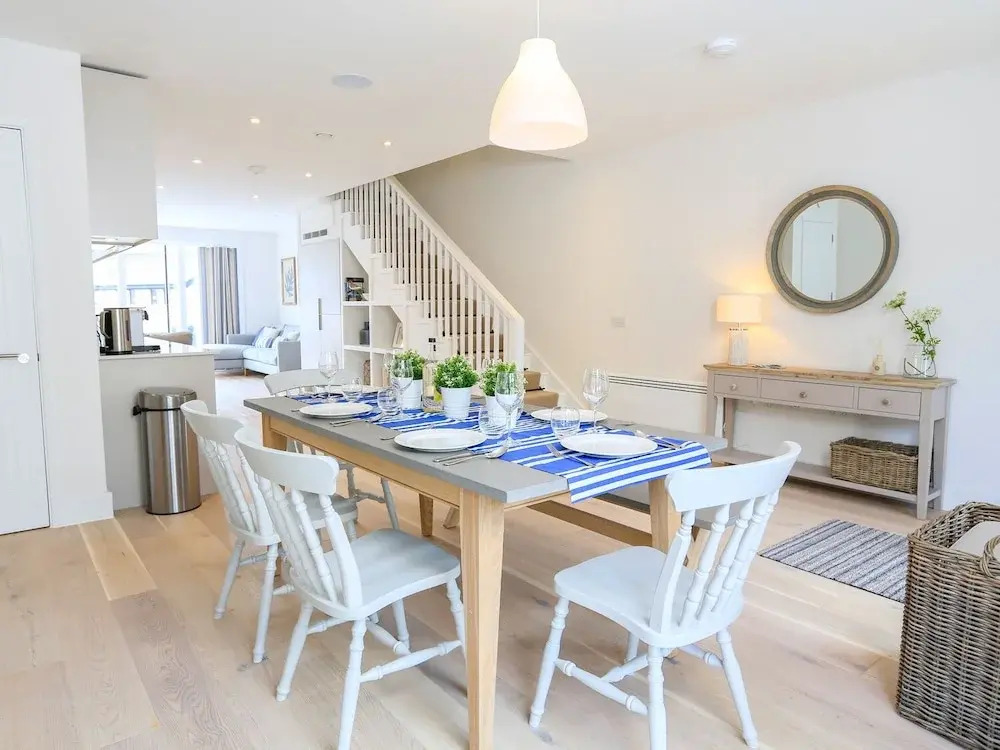 Saltstone, 3 Island Place