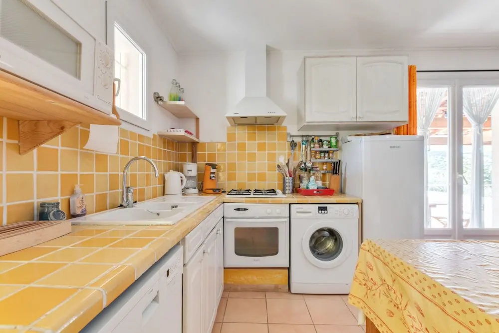 Sunny Roquebrun Getaway