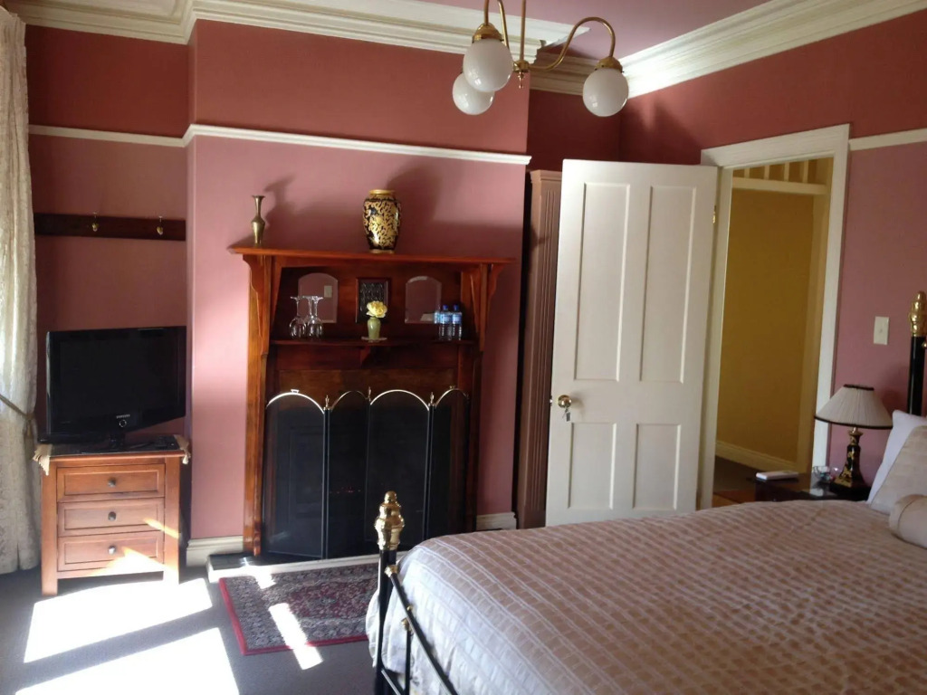 Bethany Manor Bed & Breakfast