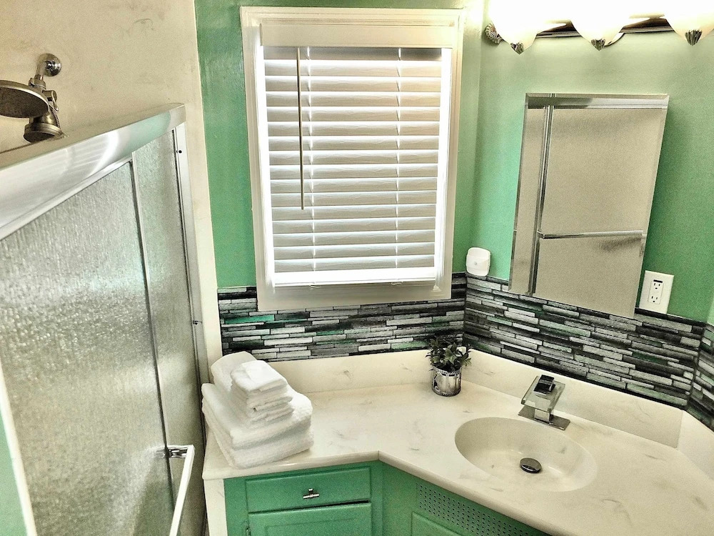 Walk to Beach, Tropical Patio, World Cup, Sleeps 5