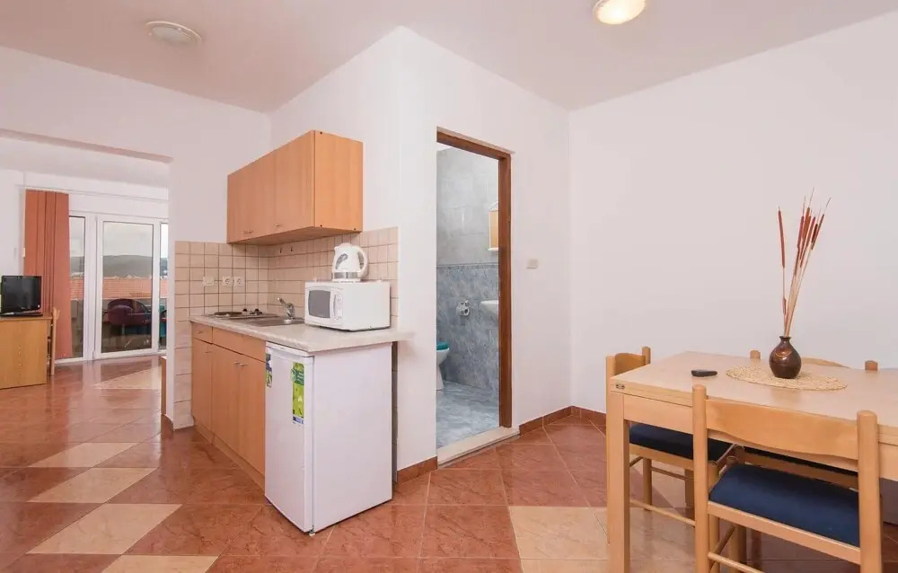 Nice Apartment in Kuciste-perna With 1 Bedrooms and Wifi