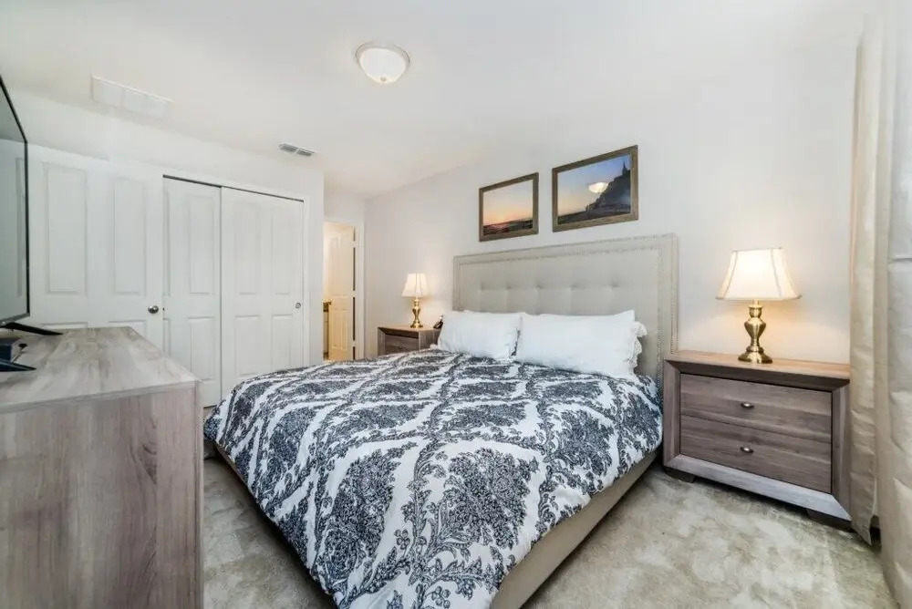 5157 Adelaide Drive 4 Bedroom Townhouse