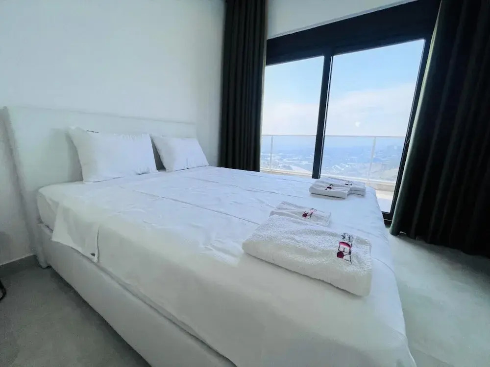 Villa With Private Pool and Terrace in Alanya