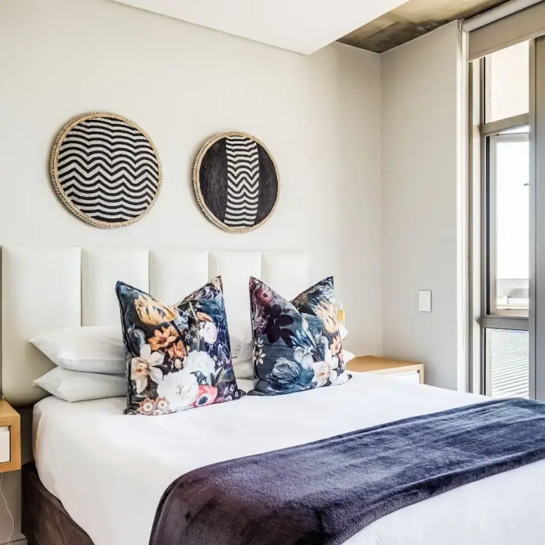 Deluxe Urban Retreat Summit on Quarter