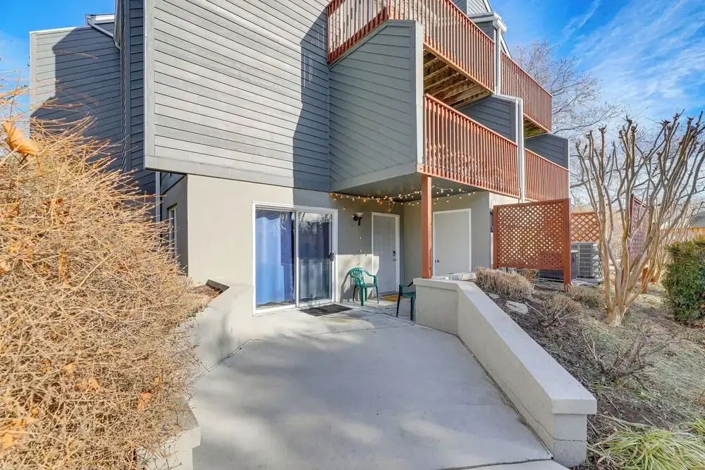 2 Mi to Rehoboth Beach: Condo w/ Pool Access