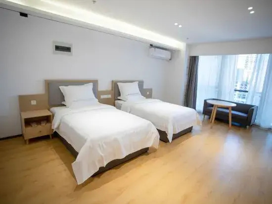 Anlu Boutique Apartment (Qingdao Huangdao Jingdongfang Internet Mart Store)