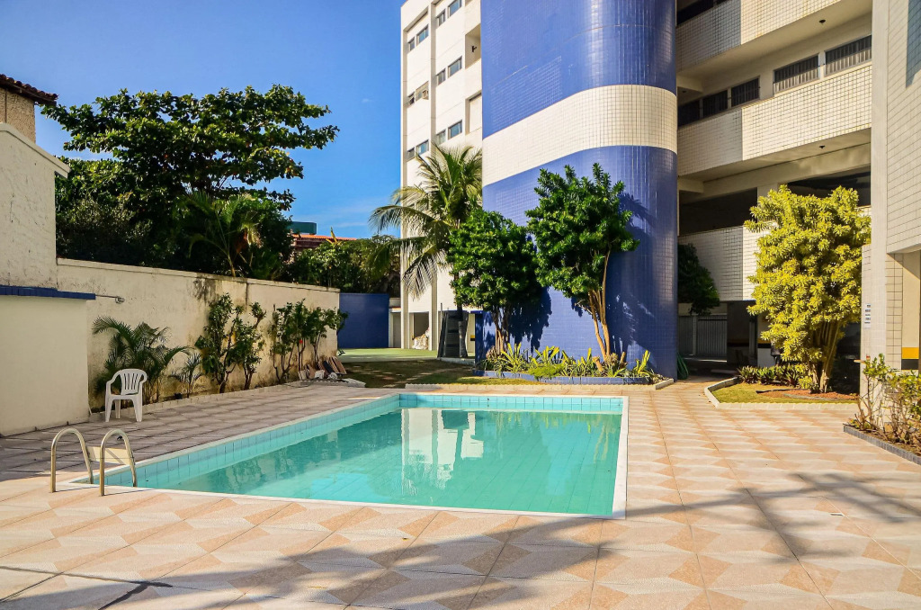 Apto 3Qts Cond. c/ piscina a 600m da Praia CEE202