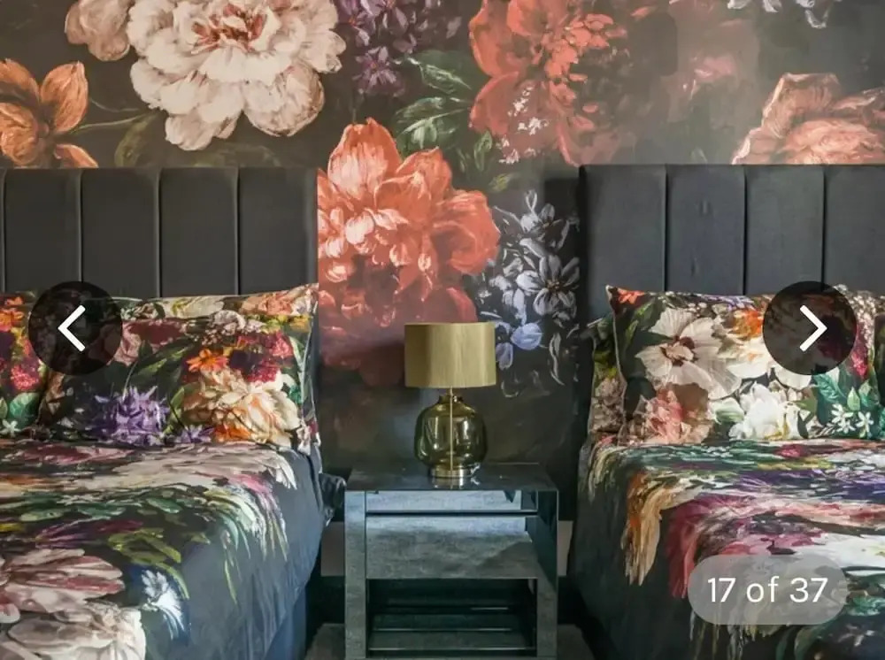 Ivy House, 6-beds, Sleeps 19 With Hot Tub
