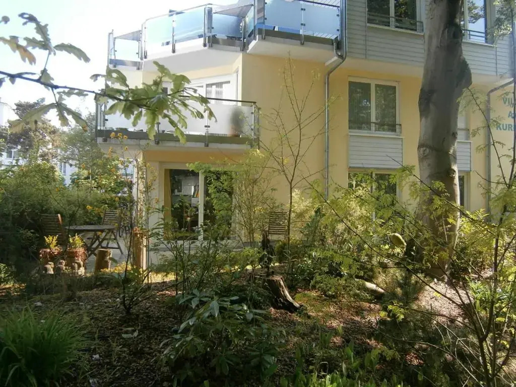 strandnahe FeWo mit 2 Schlafzimmern und Terrasse, Villa am Kurpark, Binz