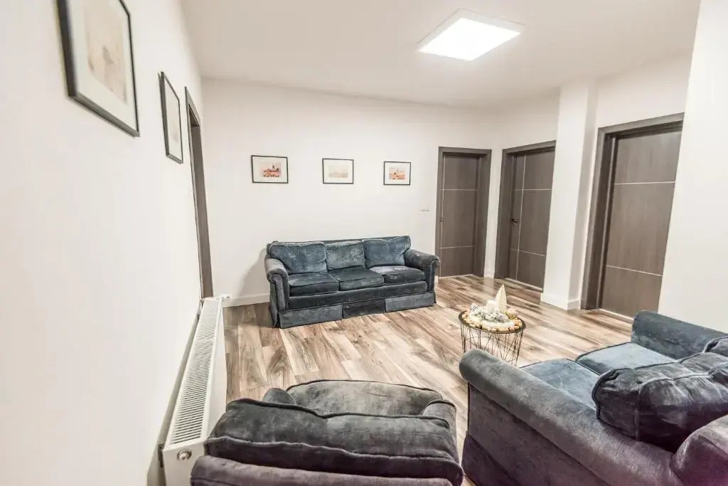 Mareshal Residence