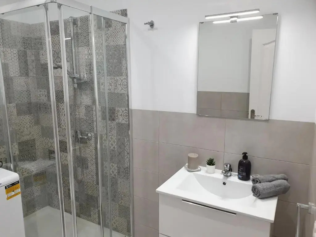 Casa Las Flores with heated pool, only 490 meters to the beach, balcony, wifi