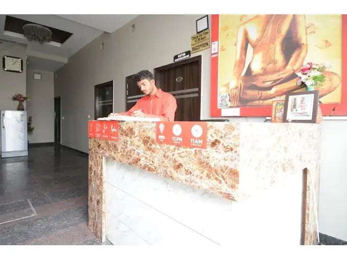 Hotel Indian Ldh By OYO Rooms