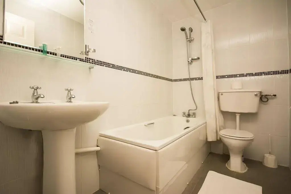 The Chainbridge Hotel