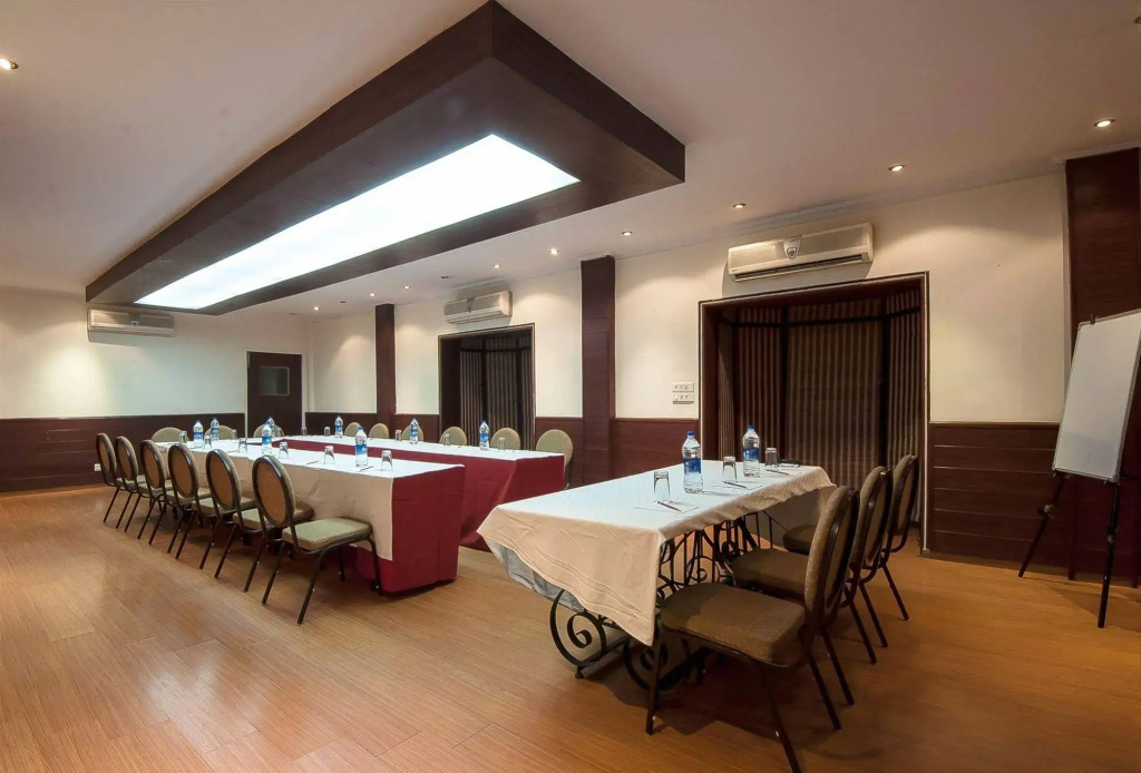 FabHotel Siris 18 - Aravali Biodiversity Park