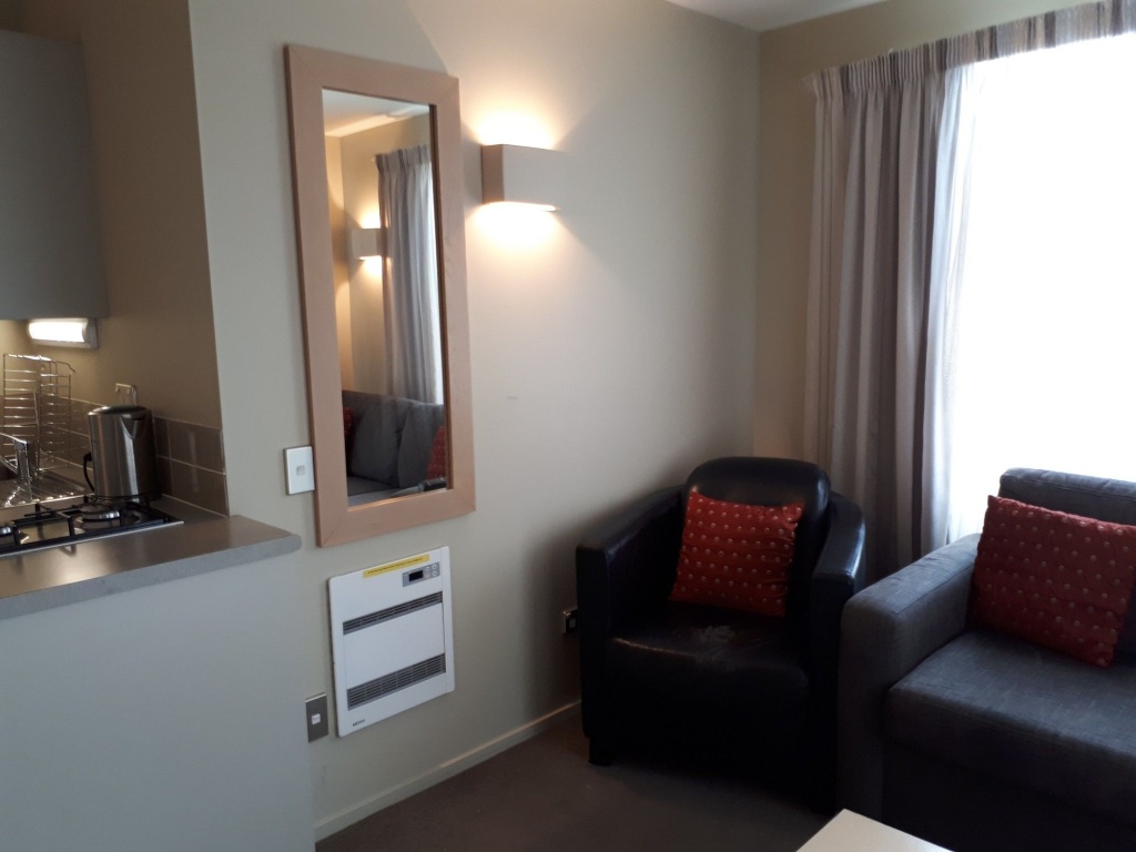 TOWER JUNCTION MOTOR LODGE- Motel with Airport and Railway Station Transport Service