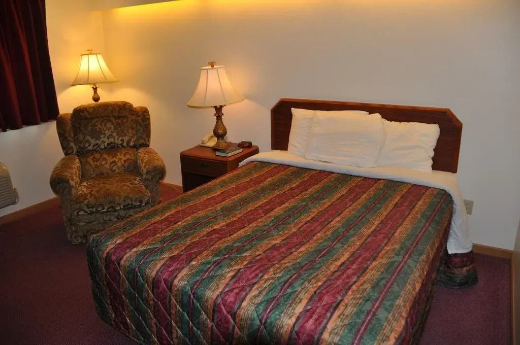 Shepherd Mountain Inn & Suites