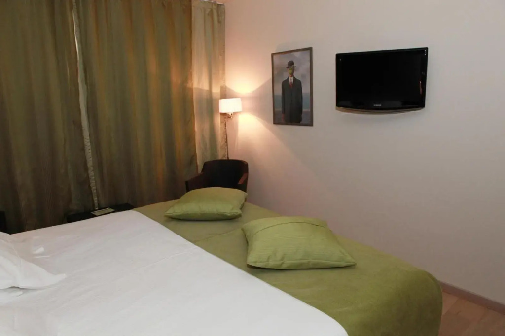 Cleythil Hotel