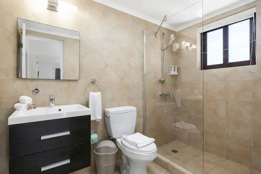 4BR Villa Gold Coast w Pool