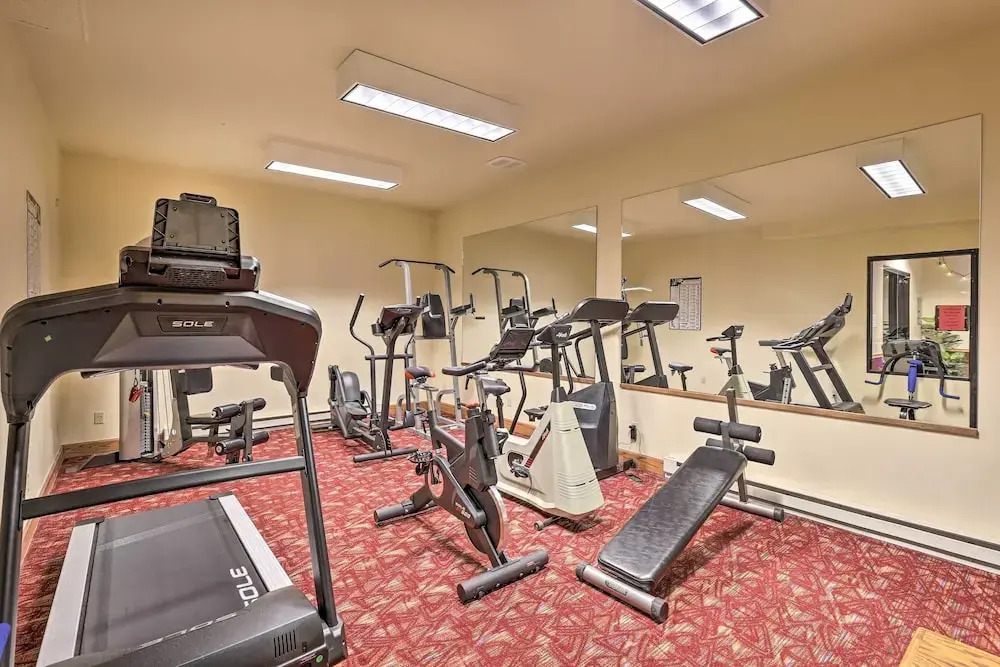 Mtn Condo w/ Ski Locker & Pools - 3 Mi to Resort!