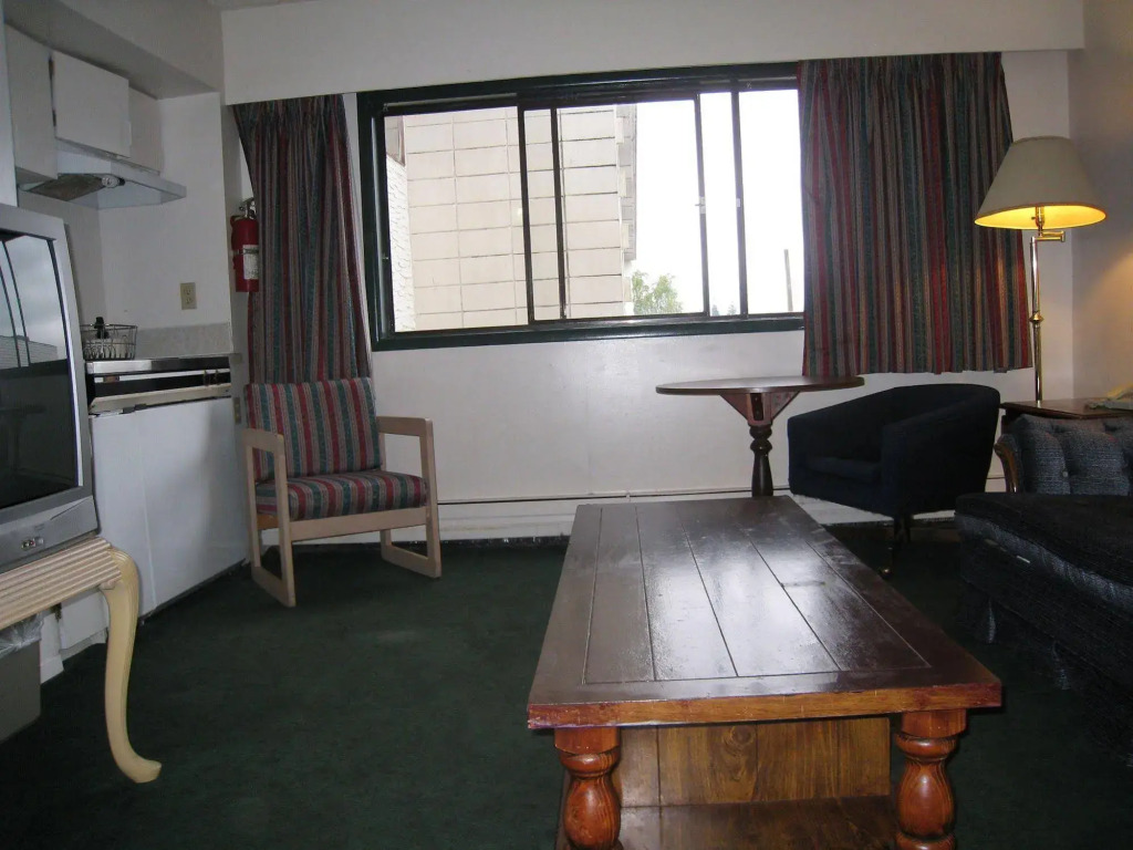 Harbourside Inn