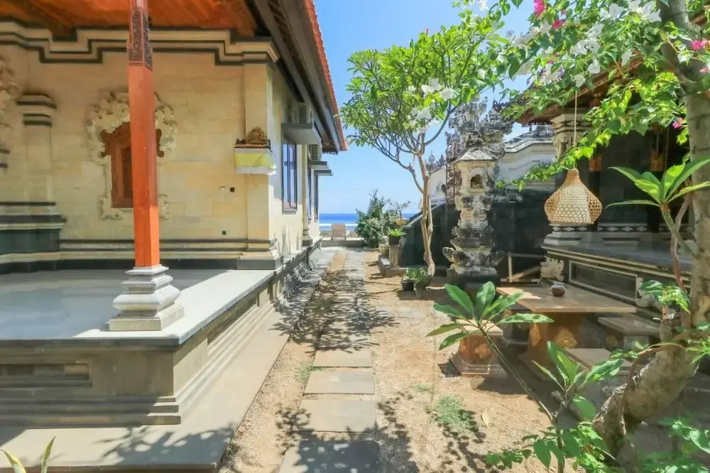 Waterside inn Nusa Penida