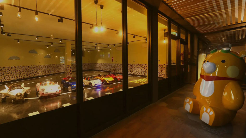 Slow Wow Hot Spring Hotel
