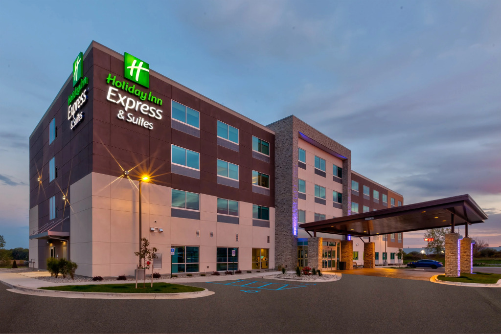 Holiday Inn Express & Suites - Cedar Springs - Grand Rapids N by IHG
