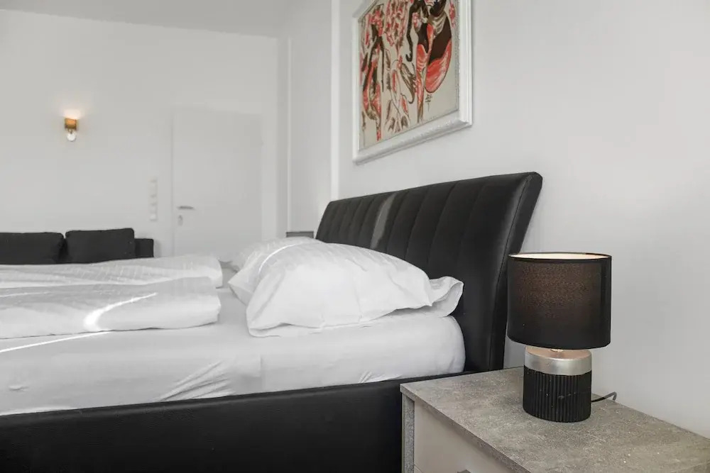 Spacious 7BR Apartment Hauptbahnhof