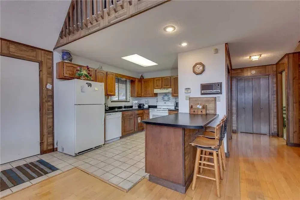 Honey Bee Cottage, 3 Bedroom, Pool Access, Grill, Fireplace, WiFi, Sleeps 8