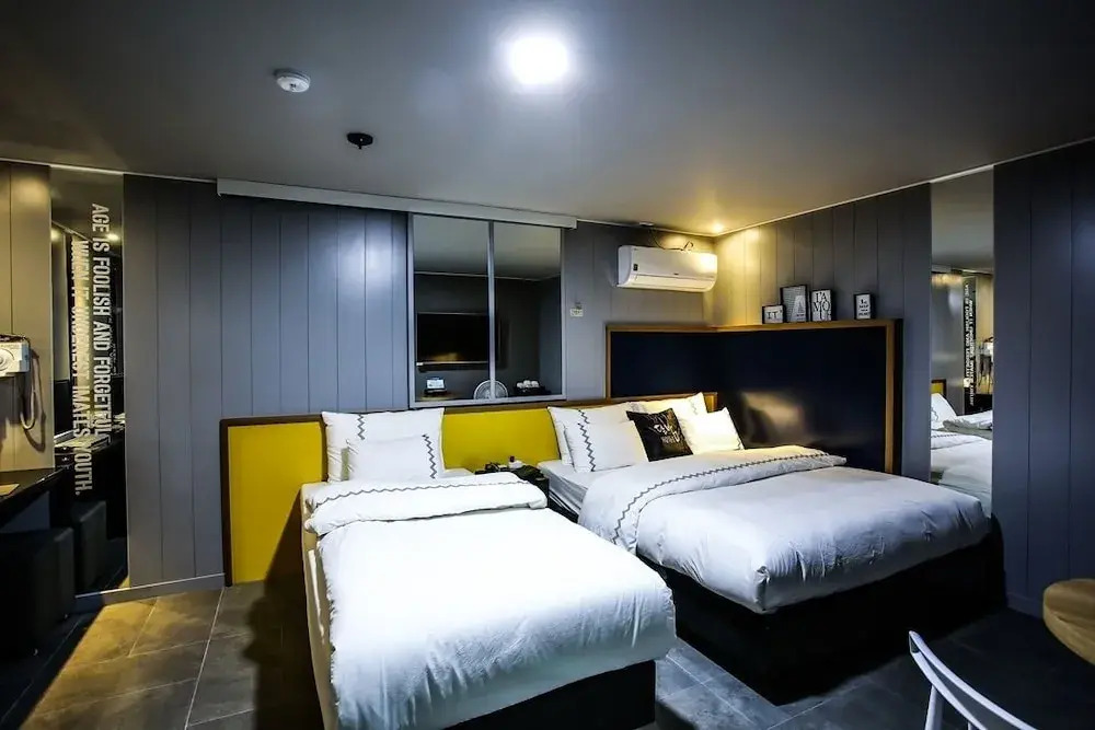 Seocheon Moonlight Night Hotel