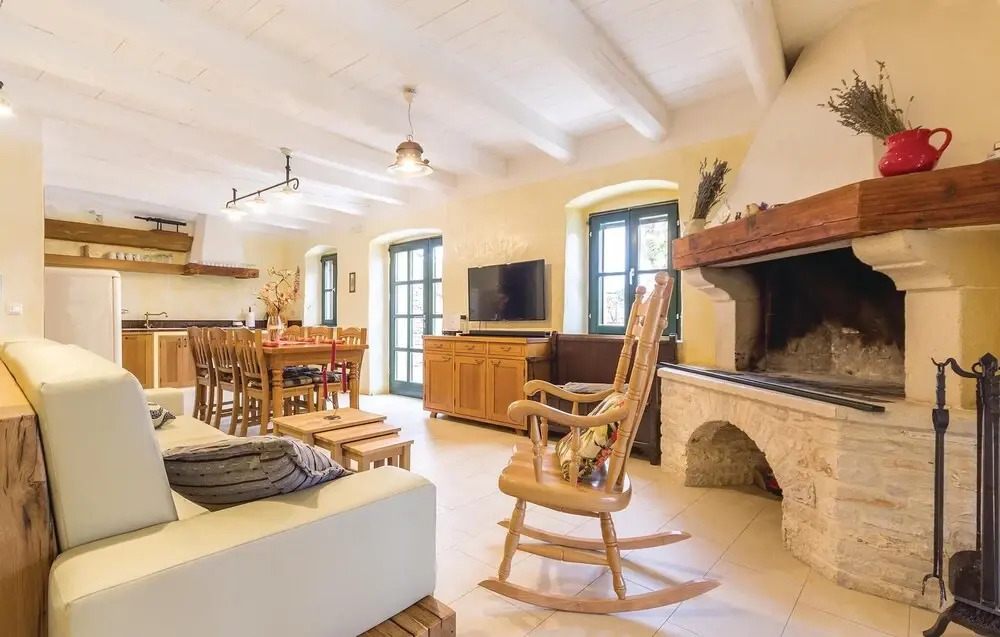 Amazing Home In Sisan