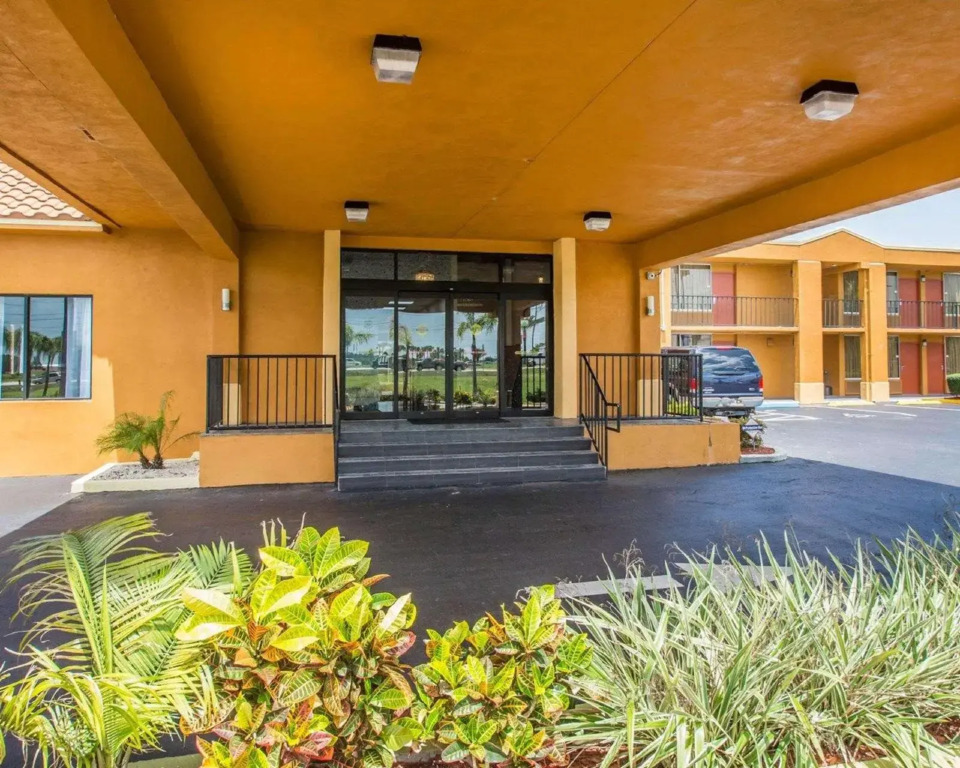 Rodeway Inn Davenport - Maingate South